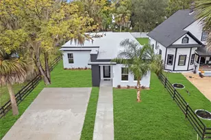 225 E Hyde Park Ave, Eustis, FL 32726 - Photo 1