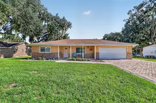 22 E Bay Ave, Yalaha, FL 34797 - Photo 1