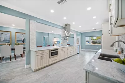 8704 Bay Crest Lane, Tampa, FL 33615 - Photo 17