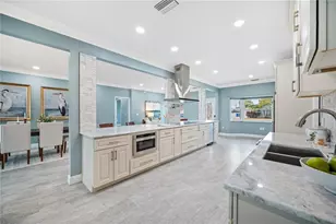 8704 Bay Crest Ln, Tampa, FL 33615 - Photo 17