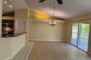 4750 Hamlets Grv Dr, Sarasota, FL 34235 - Photo 5