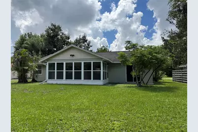 4750 Hamlets Grove Drive, Sarasota, FL 34235 - Photo 3