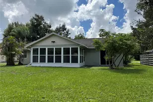 4750 Hamlets Grv Dr, Sarasota, FL 34235 - Photo 3
