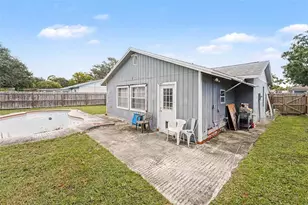 7991 Aberdeen Cir, Largo, FL 33773 - Photo 25