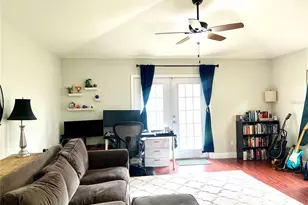1714 NW 9th St, Gainesville, FL 32609 - Photo 9