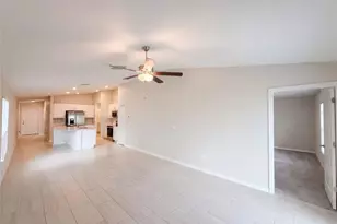 3513 Radiant Mountain Dr, Plant City, FL 33565 - Photo 5