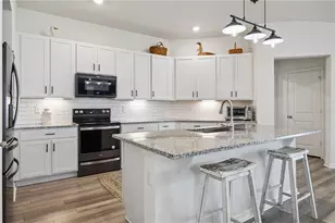1636 Wilson Pr Cir, Groveland, FL 34736 - Photo 3