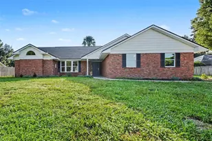 33608 Overton Dr, Leesburg, FL 34788 - Photo 1