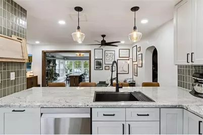 592 43rd Avenue NE, Saint Petersburg, FL 33703 - Photo 9