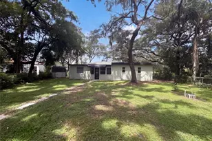 10806 W Elbow Dr, Tampa, FL 33612 - Photo 19