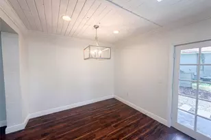 10806 W Elbow Dr, Tampa, FL 33612 - Photo 11