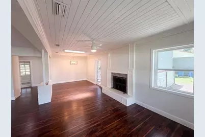 10806 W Elbow Drive, Tampa, FL 33612 - Photo 7