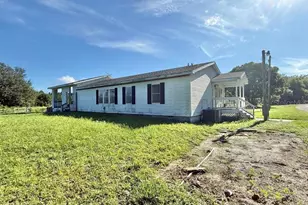 572 N Pine St, Pierson, FL 32180 - Photo 15