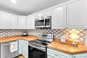 2313 Carroll Pl, Tampa, FL 33612 - Photo 11