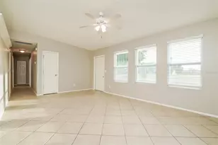1206 NE 5th Pl, Cape Coral, FL 33909 - Photo 3