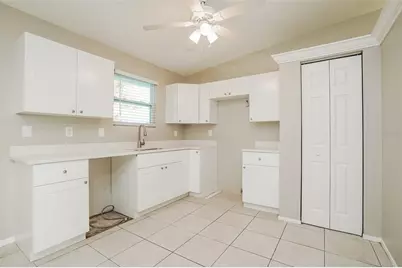 1206 NE 5th Place, Cape Coral, FL 33909 - Photo 5