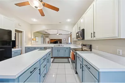 7806 Saint Giles Place, Orlando, FL 32835 - Photo 11