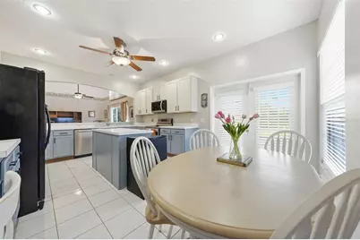 7806 Saint Giles Place, Orlando, FL 32835 - Photo 15