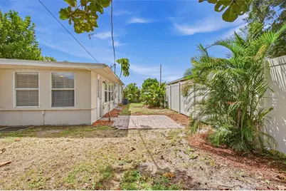 375 64th Street S, Saint Petersburg, FL 33707 - Photo 31