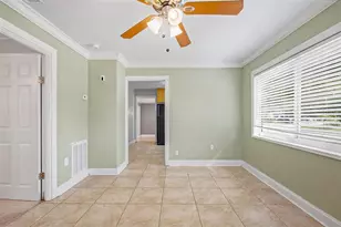 375 64th St S, Saint Petersburg, FL 33707 - Photo 11