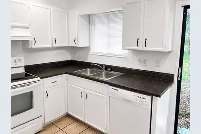 1406 Crystal Court #B, Tavares, FL 32778 - Photo 3