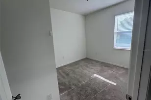7054 Cruz Ct, Lakeland, FL 33813 - Photo 9