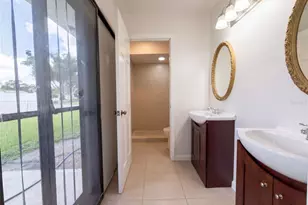 8022 Timber Lake Ln, Sarasota, FL 34243 - Photo 9