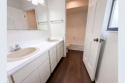 8022 Timber Lake Lane, Sarasota, FL 34243 - Photo 11