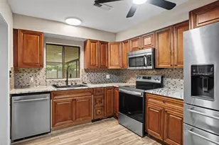 513 Palencia Pl, Lakeland, FL 33803 - Photo 7
