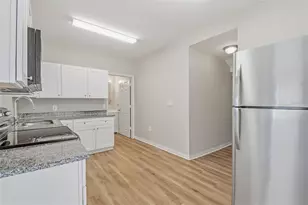 2141 Mango Ave, Sarasota, FL 34234 - Photo 9