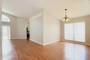 323 Allison Ave, Davenport, FL 33897 - Photo 9