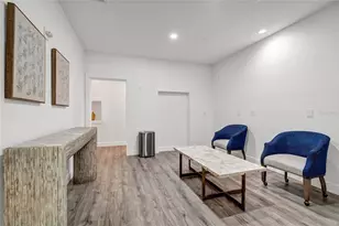 2011 Villa Sites Dr, Tampa, FL 33612 - Photo 11