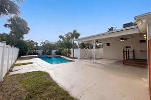 601 Myrtle Way S, Saint Petersburg, FL 33705 - Photo 5