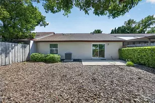 102 Edgewater Cir, Sanford, FL 32773 - Photo 17