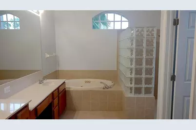 18309 Eastwyck Drive, Tampa, FL 33647 - Photo 9