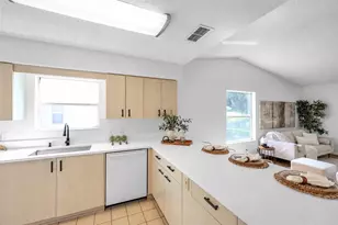 642 Glen Oaks Dr, Leesburg, FL 34748 - Photo 7