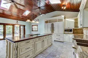 9793 Lake Georgia Dr, Orlando, FL 32817 - Photo 3