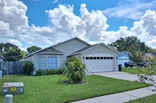 2835 Palm Isle Wy, Orlando, FL 32829 - Photo 1