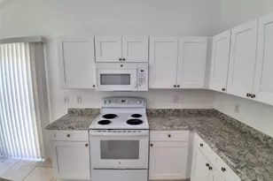 2835 Palm Isle Wy, Orlando, FL 32829 - Photo 5