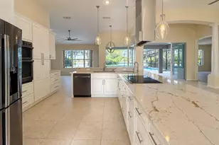 13535 Bluewater Cir, Orlando, FL 32828 - Photo 3