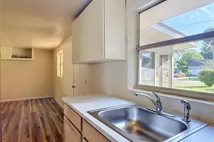 318 S Massachusetts Ave, Deland, FL 32724 - Photo 9