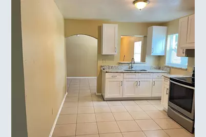 300 Campus View Drive, Orlando, FL 32810 - Photo 3