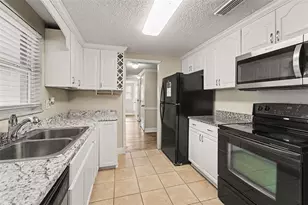 10525 Oleander Dr, Port Richey, FL 34668 - Photo 7