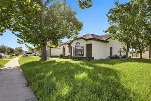 2358 Oldfield Dr, Orlando, FL 32837 - Photo 5