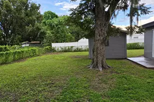 1810 E Carol Dr, Plant City, FL 33563 - Photo 27