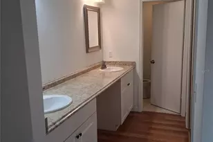 15301 W Pond Woods Dr, Tampa, FL 33618 - Photo 13