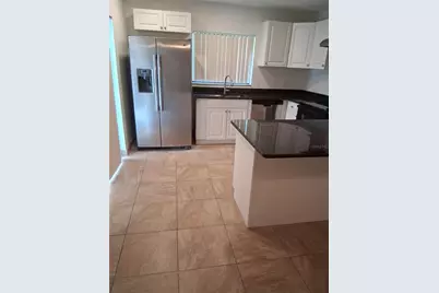 15301 W Pond Woods Drive #303, Tampa, FL 33618 - Photo 3