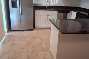 15301 W Pond Woods Dr, Tampa, FL 33618 - Photo 3