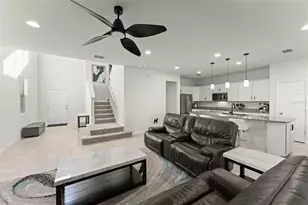 2631 E Lake Pointe Dr, Kissimmee, FL 34744 - Photo 9