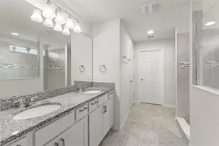 2631 E Lake Pointe Dr, Kissimmee, FL 34744 - Photo 23